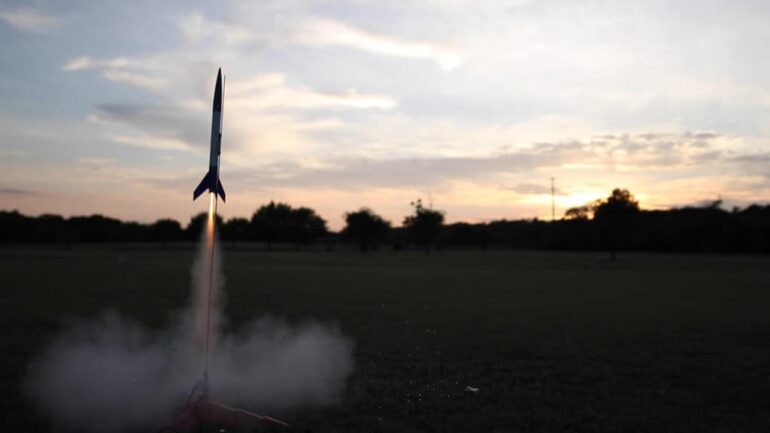model-rocket-launch-1024x576