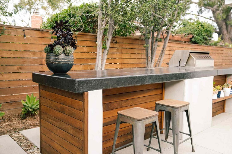outdoor patio with bar set