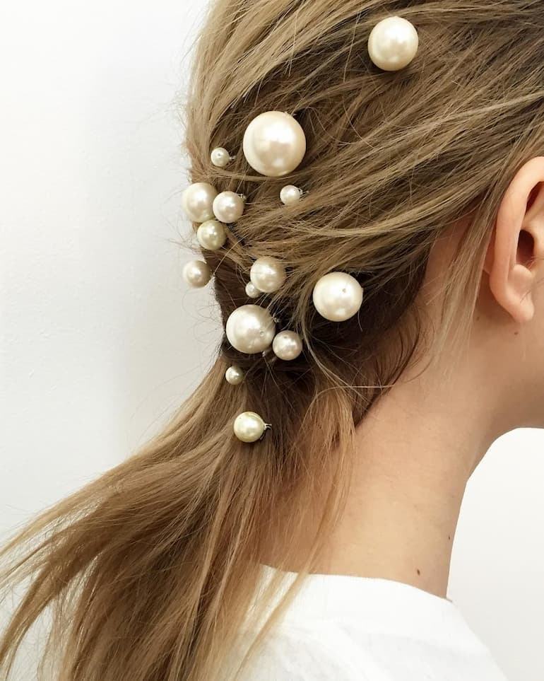 pearls-in-hair
