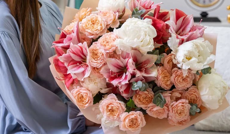 you can arrange a birthday flower delivery to express your love and put a smile on your friend's face.